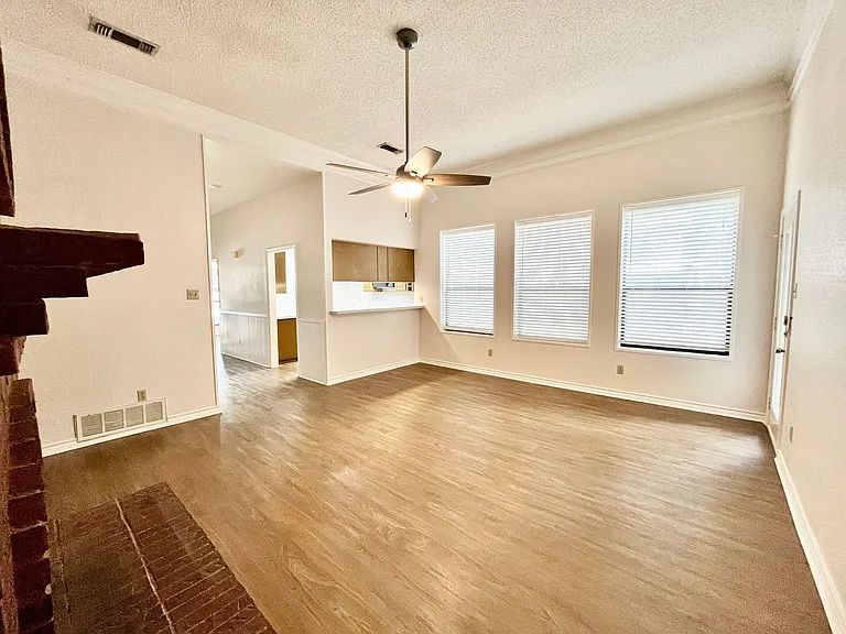 6105 Paradise Dr — Photo 8