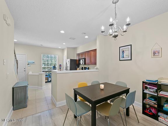 5th image of 3534 SUMMERLIN Lane N
