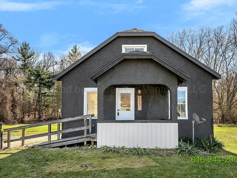 9335 SW Greenville Rd — Photo 3