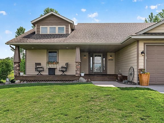 3rd image of 24585 Kenwood Ln