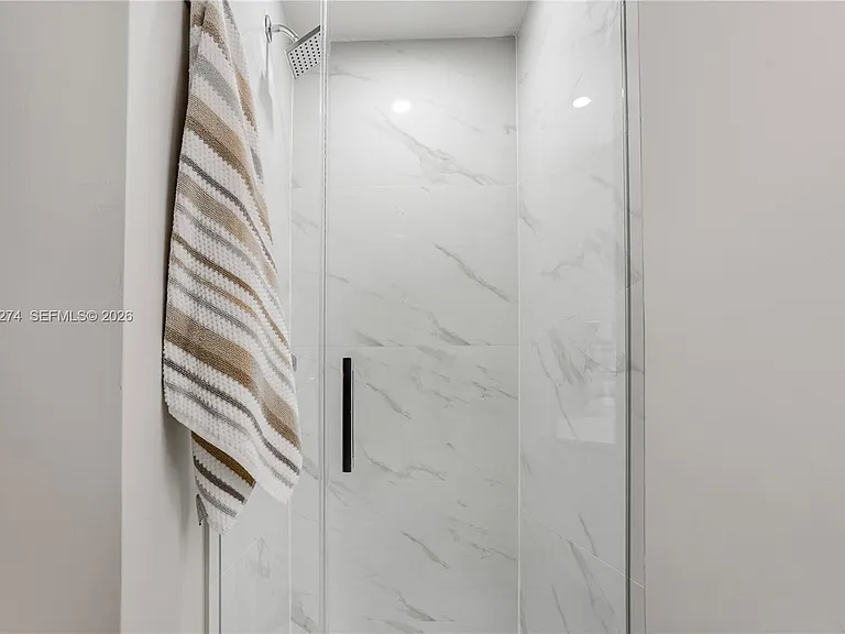 700 NE 24th St #901 — Photo 53