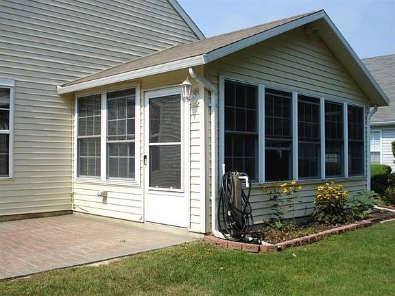 4th image of 2739 Meadow Lake Dr