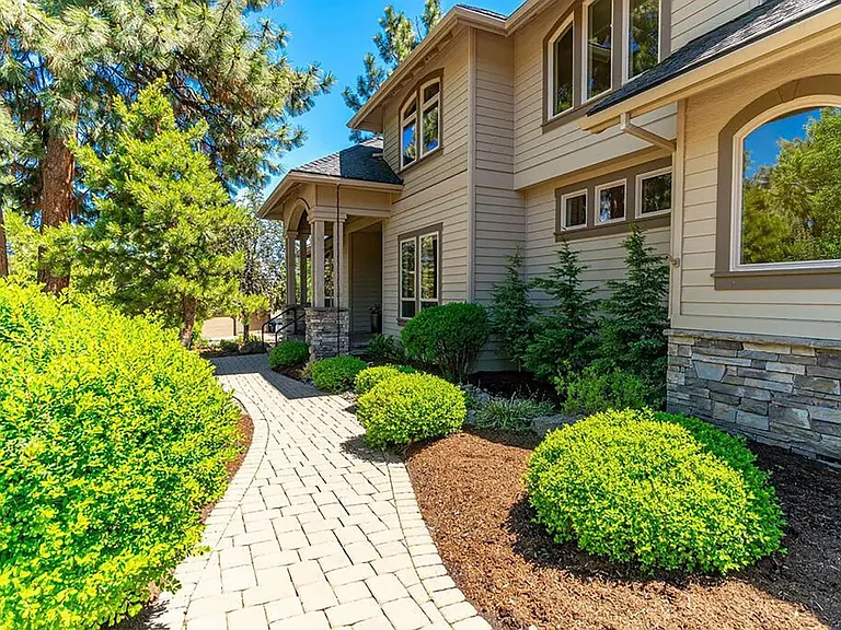 2939 NW Fairway Heights Dr — Photo 4