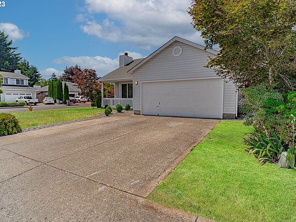 3rd image of 9104 NE 148th Ave