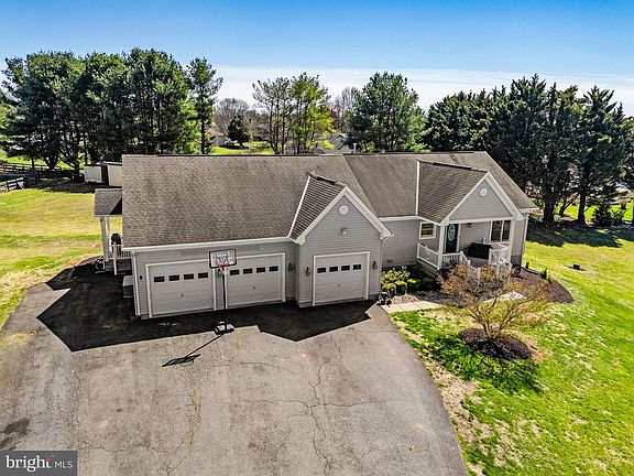 5th image of 7453 Opal Rd