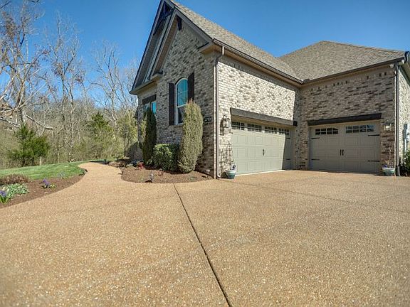 4th image of 2230 Georgian Cir
