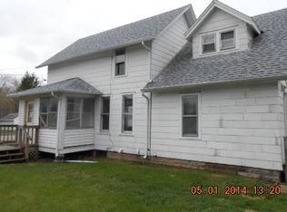 621 E Memorial Dr, Janesville, WI 53545