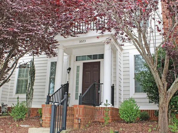 1023 Farrow Dr, Charlottesville, VA 22901