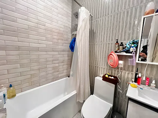 Rented by ERNY LLC | media 10