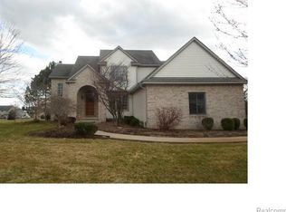 8530 Glen View Dr, Howell, MI