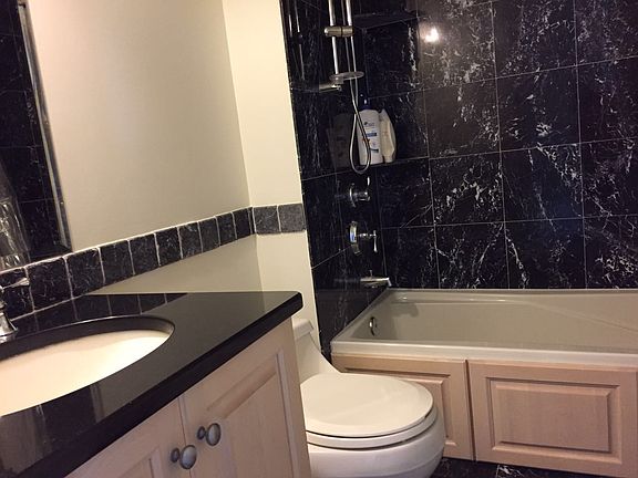5th image of 418 Kensington Ln