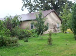 107 W Thomas St, Toulon, IL 61483