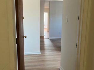 415 Davisville Rd, Willow Grove, PA 19090