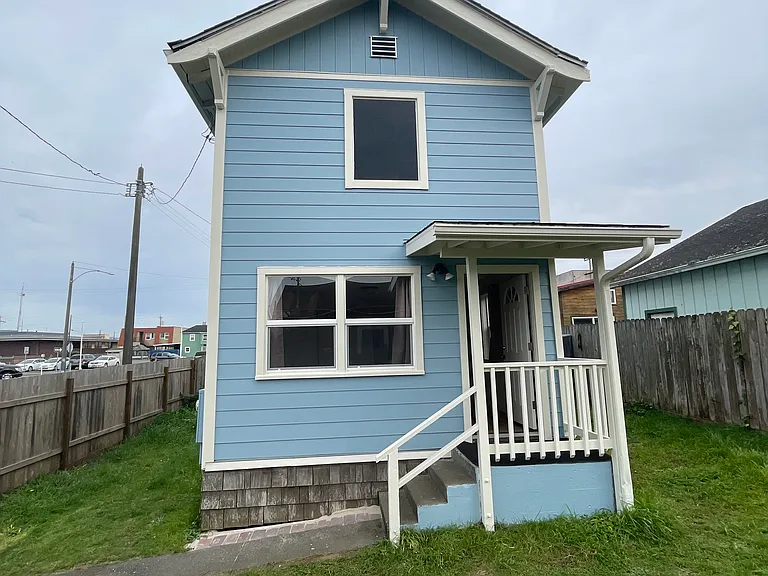 708 B St — Photo 38
