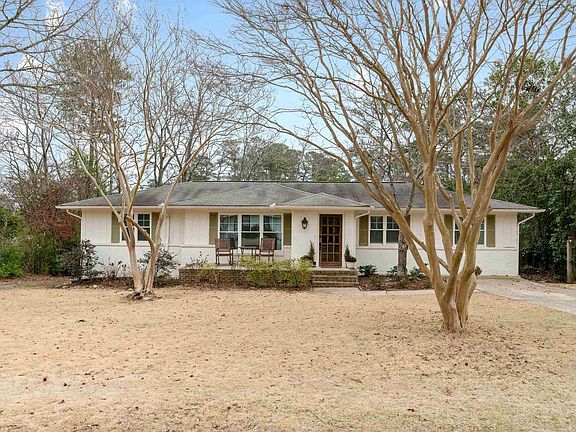 3rd image of 328 Shenandoah Dr