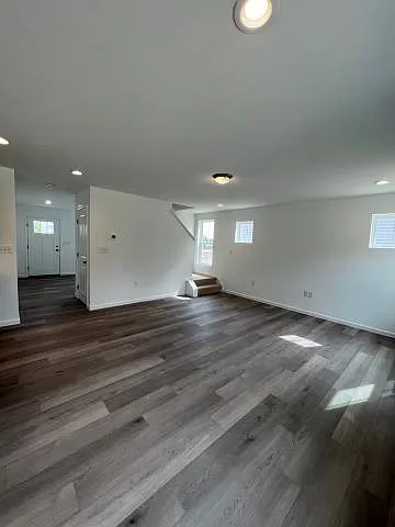 33 Long Bend Dr — Photo 4