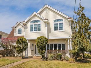 28 Beaumont Ave Massapequa NY 11758 Zillow