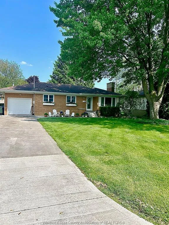 3 bed, $3,000 — Photo 2