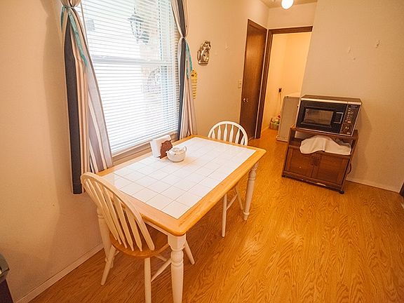 5th image of 3303 Nadine Ave
