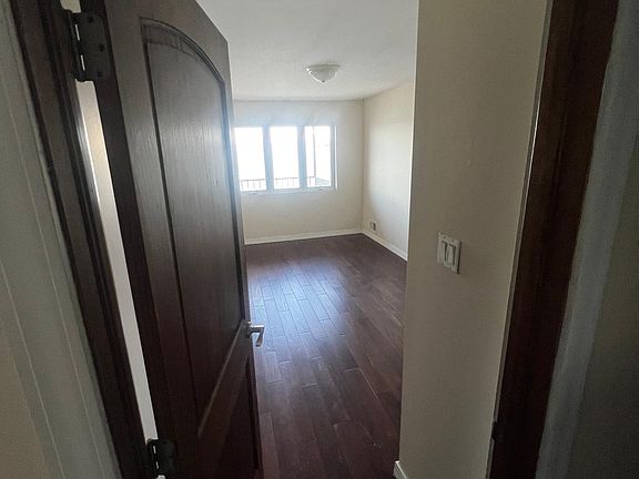 5th image of 47 Waterview Ct #B