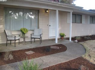 2712 N College St, Newberg, OR 97132