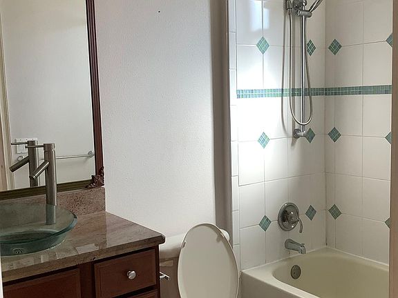 3rd image of 2510 Derby Dr #2