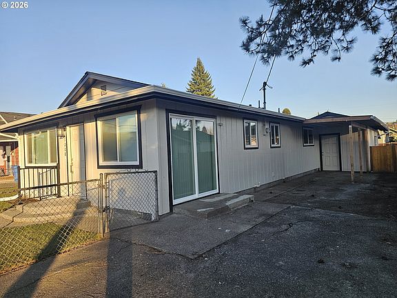 2nd image of 1208 Pacific Ave S