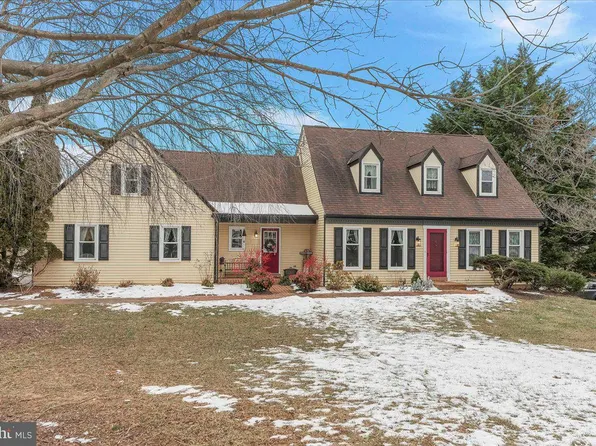 4 Red Oak Dr, Lincoln University, PA 19352