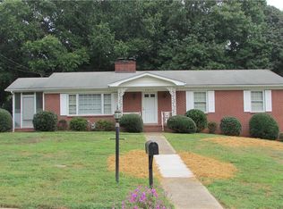 2633 Weymoth Rd, Winston Salem, NC 27103