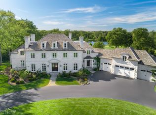 84 Dundee Ln, Barrington, IL