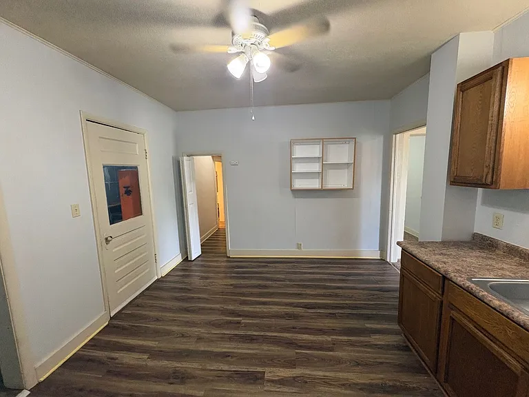 2054 N Rogers Ave — Photo 5