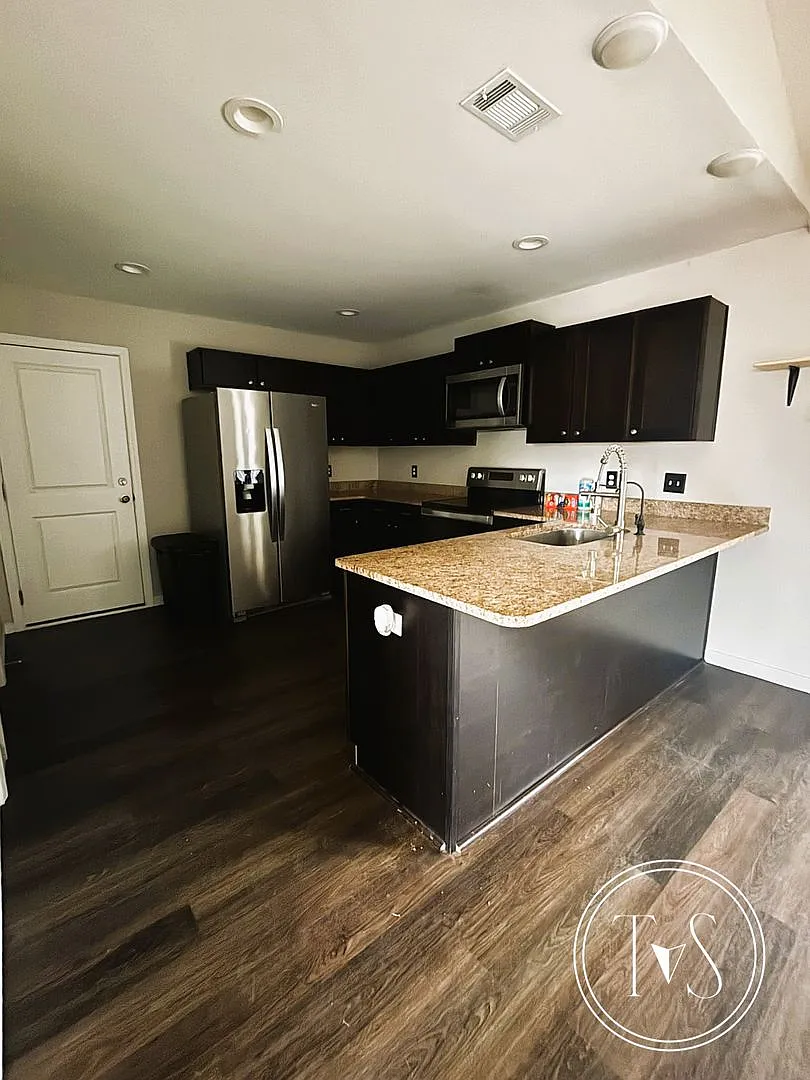 *Ask about a month for FREE with a one year lease agreement* — Photo 4