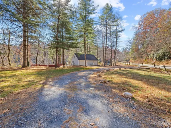 1154 Altapass Hwy, Spruce Pine, NC 28777