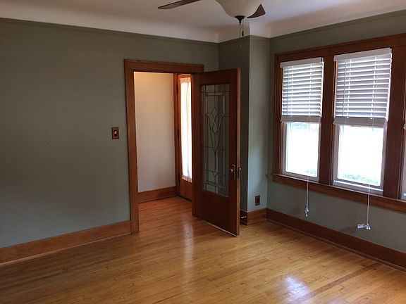 2nd image of 1443-1-2 Beaconsfield Ave