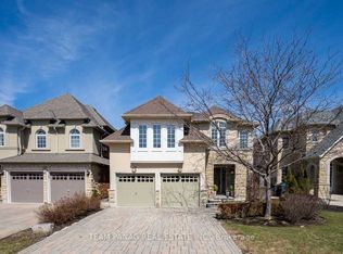 9 Sorbonne Dr, Brampton, ON L6P 1W5
