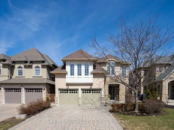 9 Sorbonne Dr, Brampton, ON L6P 1W5
