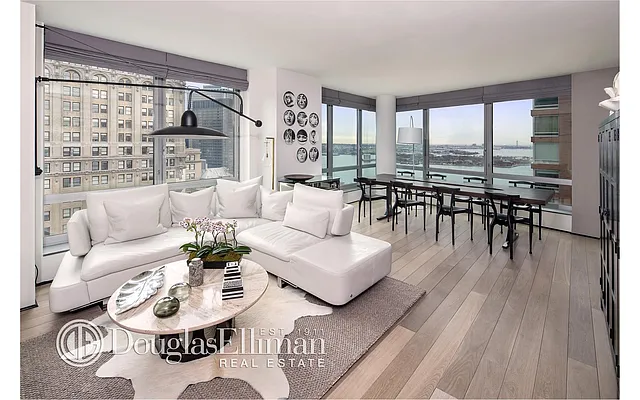 Sold by Douglas Elliman | media 21