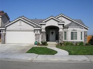 6686 E Simpson Ave, Fresno, CA