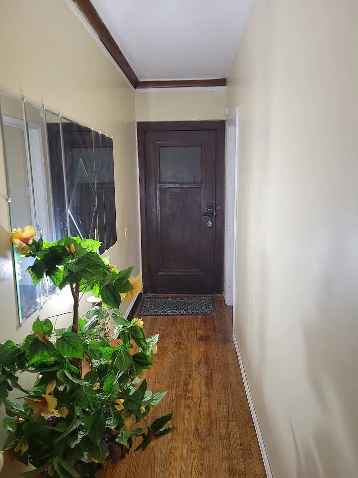 Looking for Roommate in Female Apartment — Photo 1