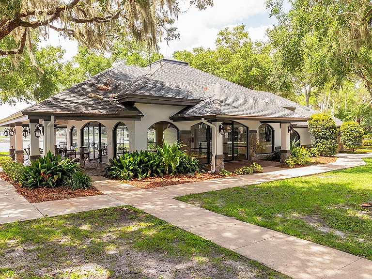1585 Cherry Ridge Dr — Photo 31