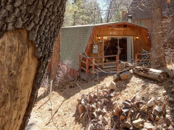 813 Cedar Ln, Sugarloaf, CA 92386