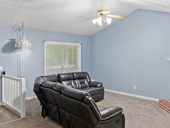 4th image of 119 Bridget Dr