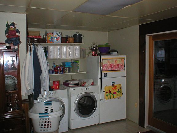4th image of 6522 Lake Ave