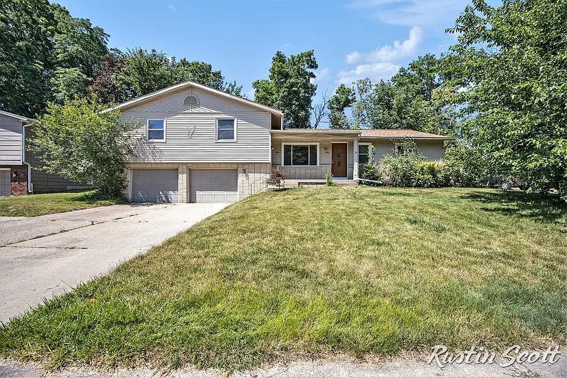 1st image of 2953 Okemos Dr SE