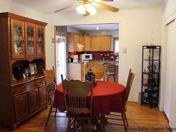4th image of 83 Cedar St
