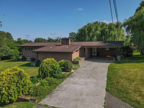 506 Denby St, Radford, VA 24141