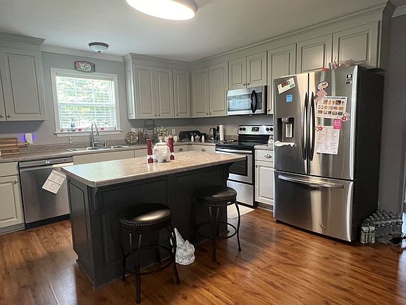 4th image of 139 Alder Dr