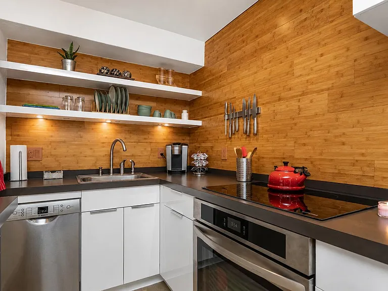 615 NE 10th Ave #101B — Photo 6