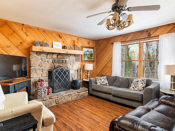 4th image of 2834 Longvale Ln