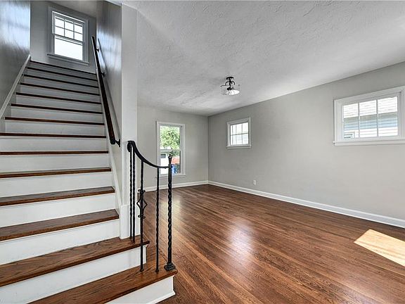 4th image of 3546 W 146th St